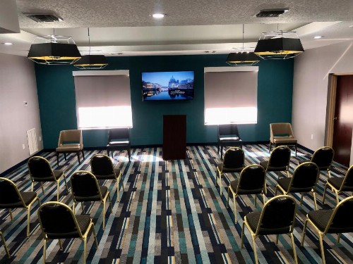 La Quinta by Wyndham Tampa Central - image 9
