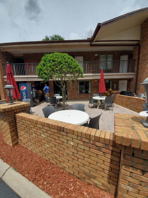 Ramada by Wyndham Temple Terrace/Tampa North - image 49