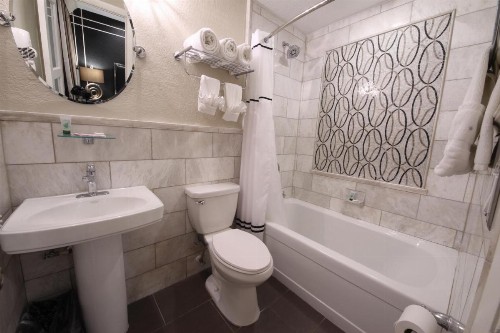 Hyde Park Hotel - image 18