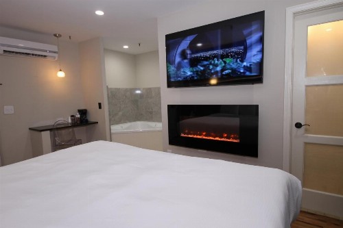 Hyde Park Hotel - image 22