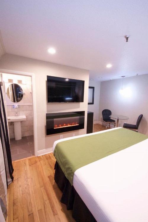 Hyde Park Hotel - image 28