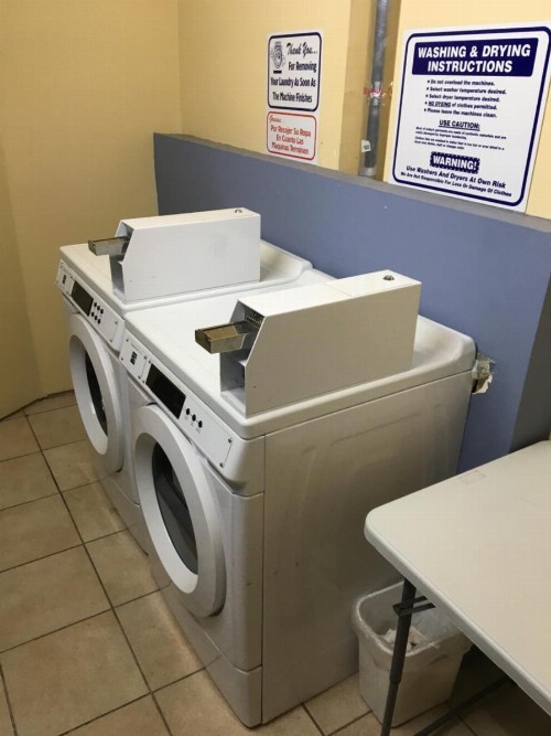 Days Inn & Suites by Wyndham Tampa near Ybor City - image 5