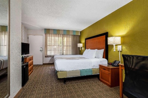 La Quinta Inn by Wyndham Tampa Bay Airport - image 26