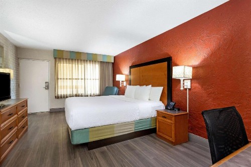 La Quinta Inn by Wyndham Tampa Bay Airport - image 27