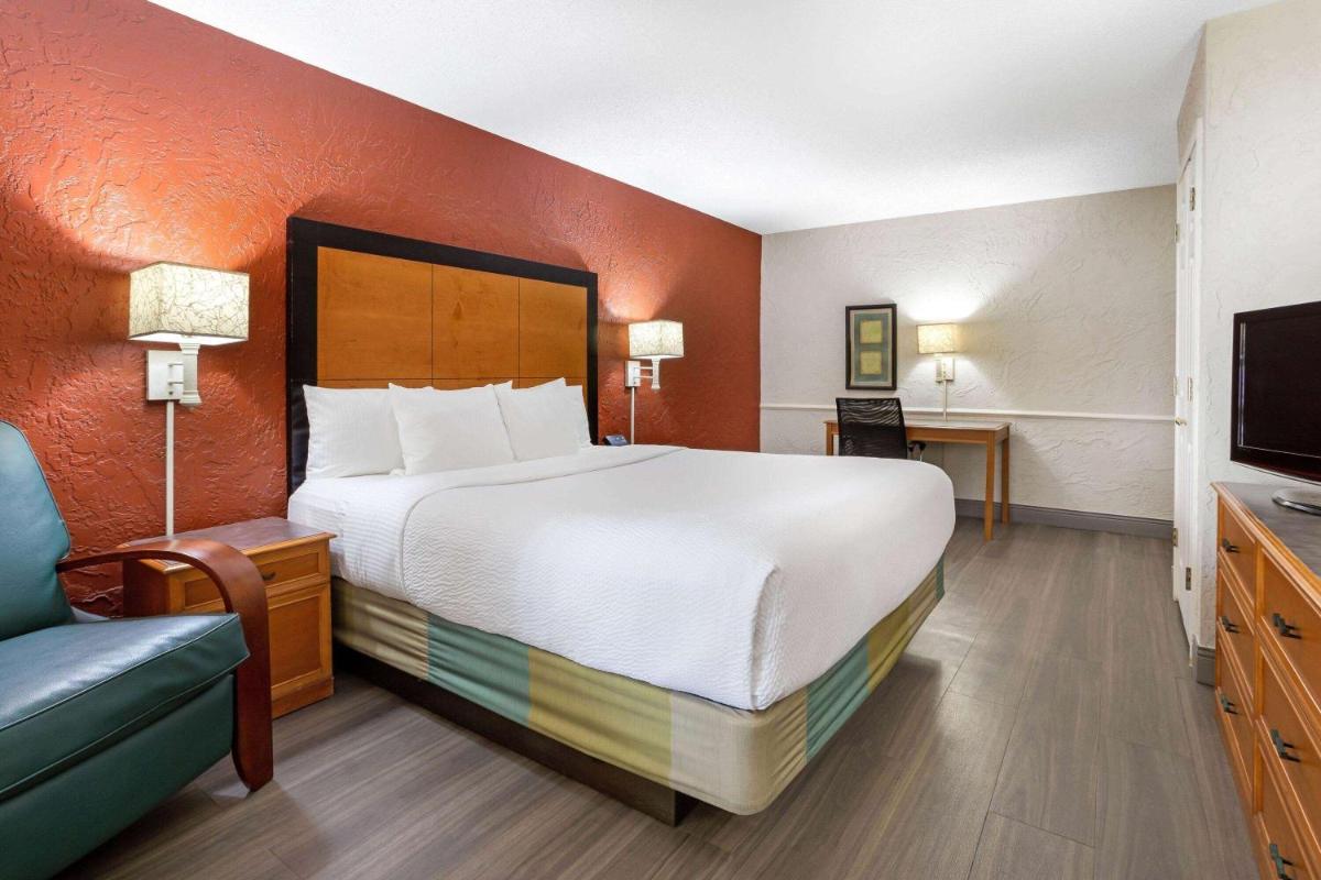 La Quinta Inn by Wyndham Tampa Bay Airport - image 5