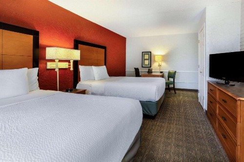 La Quinta Inn by Wyndham Tampa Bay Airport - image 6