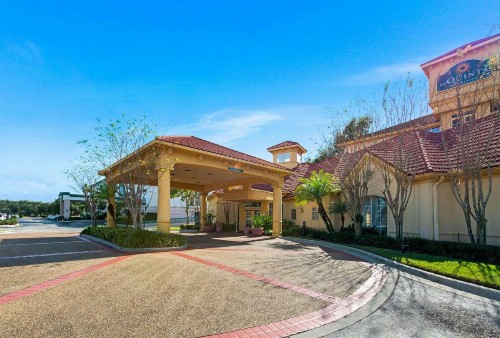 La Quinta by Wyndham USF (Near Busch Gardens) - image 13
