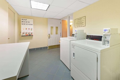 La Quinta by Wyndham USF (Near Busch Gardens) - image 18