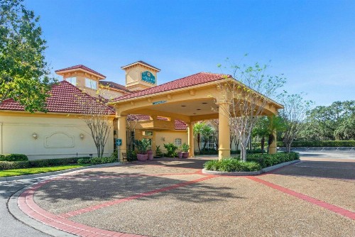 La Quinta by Wyndham USF (Near Busch Gardens) - image 21