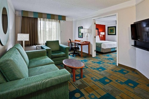 La Quinta by Wyndham USF (Near Busch Gardens) - image 8