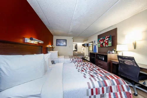 Red Roof Inn Tampa - Brandon - image 13