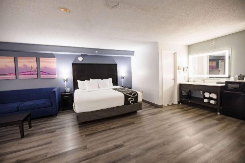 La Quinta Inn by Wyndham Tampa Near Busch Gardens - image 26