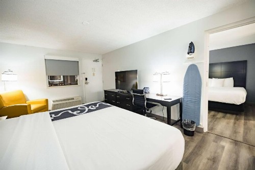 La Quinta Inn by Wyndham Tampa Near Busch Gardens - image 29