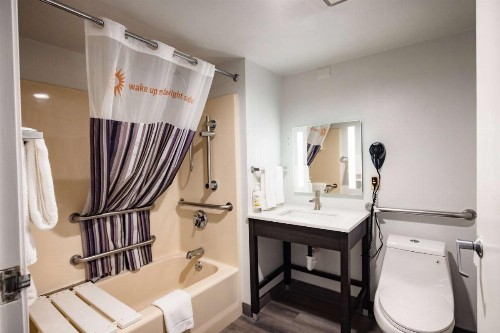 La Quinta Inn by Wyndham Tampa Near Busch Gardens - image 33