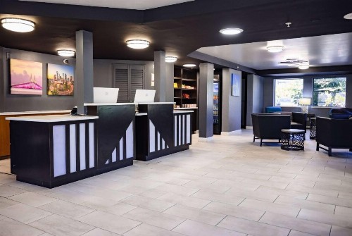La Quinta Inn by Wyndham Tampa Near Busch Gardens - image 5