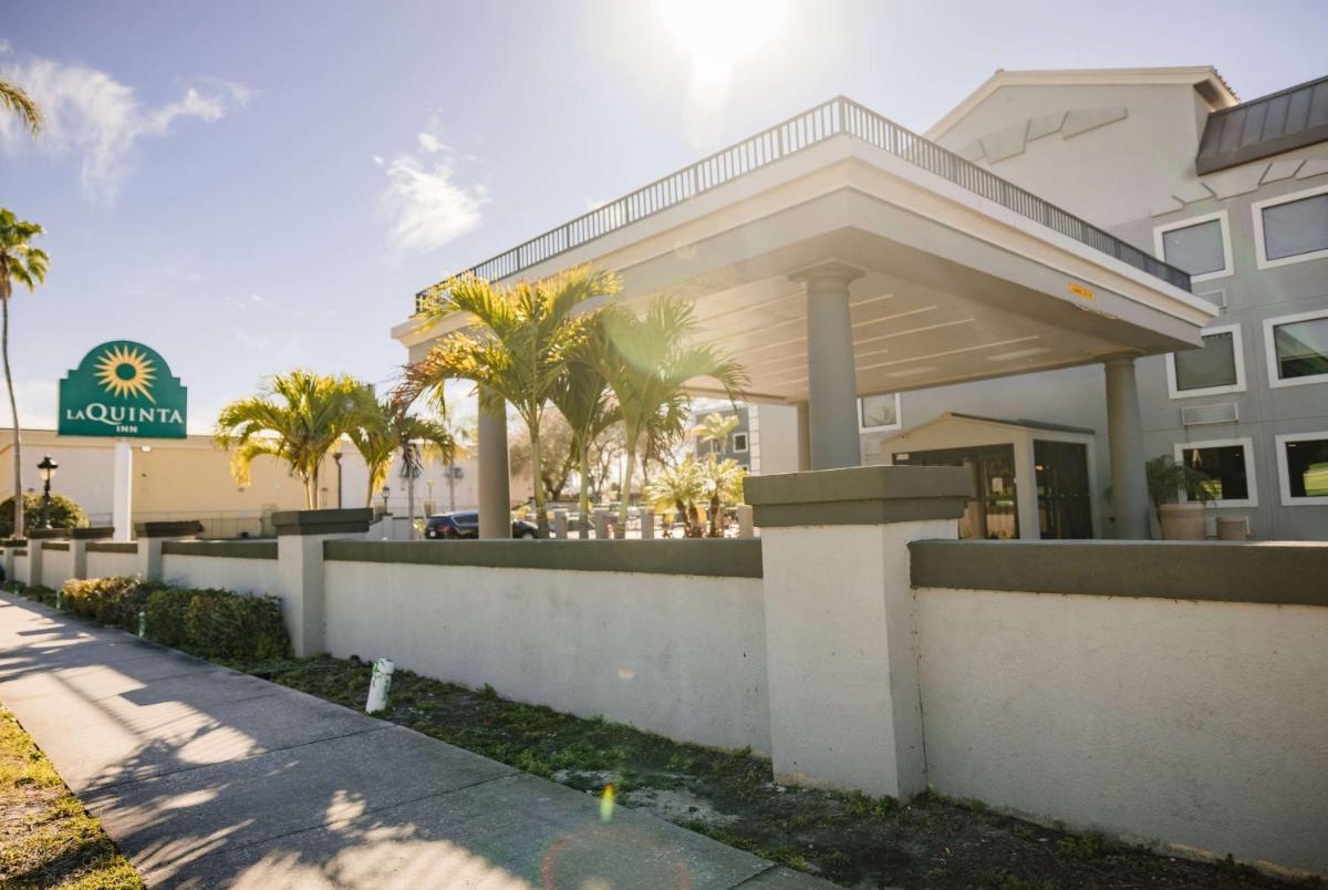 La Quinta Inn by Wyndham Tampa Near Busch Gardens - image 7