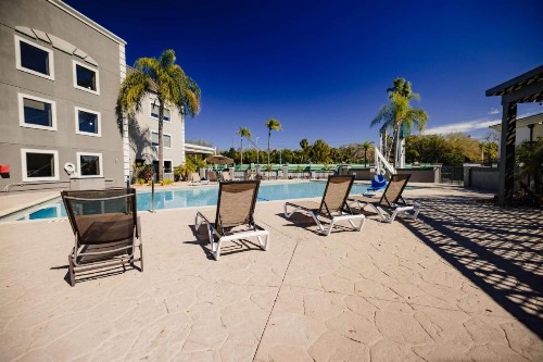 La Quinta Inn by Wyndham Tampa Near Busch Gardens - image 9