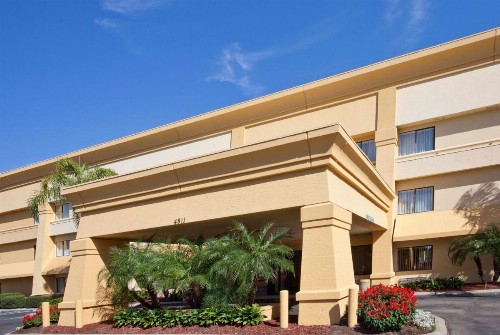 La Quinta by Wyndham Tampa Fairgrounds - Casino - image 10