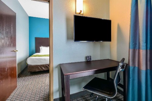 Comfort Suites Tampa/Brandon - image 19