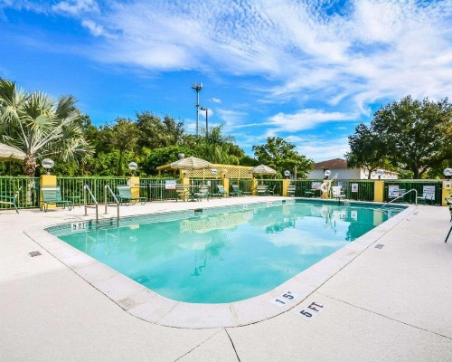 Comfort Suites Tampa/Brandon - image 23