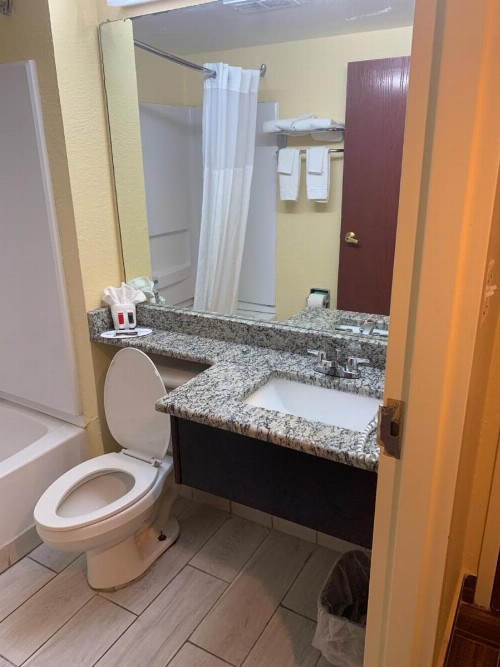 Days Inn & Suites by Wyndham Tampa / Raymond James Stadium - image 39