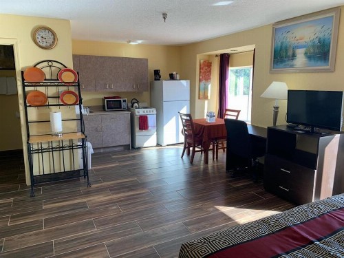 Days Inn & Suites by Wyndham Tampa / Raymond James Stadium - image 42