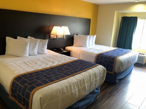 Days Inn & Suites by Wyndham Tampa / Raymond James Stadium - image 46