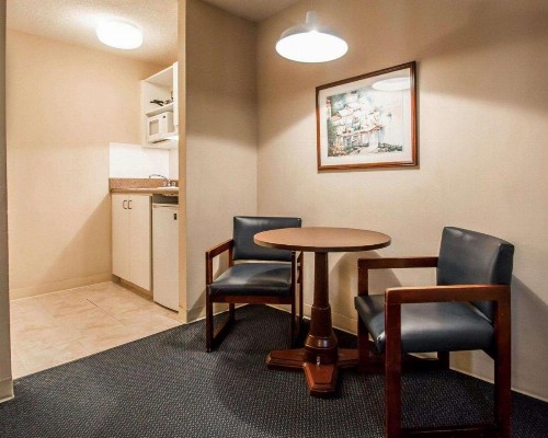 Suburban Extended Stay Tampa Airport - image 6