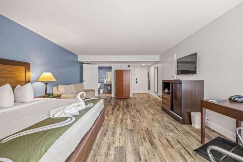 Quality Inn & Suites Near Fairgrounds & Ybor City - image 8