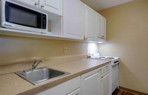 Extended Stay America Suites - Tampa - Airport - Memorial Hwy - image 9