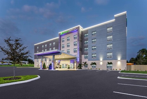 Tampa Airport Inn - image 12