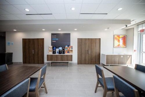 Tampa Airport Inn - image 27