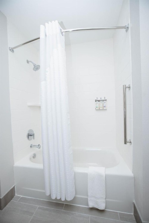Tampa Airport Inn - image 39