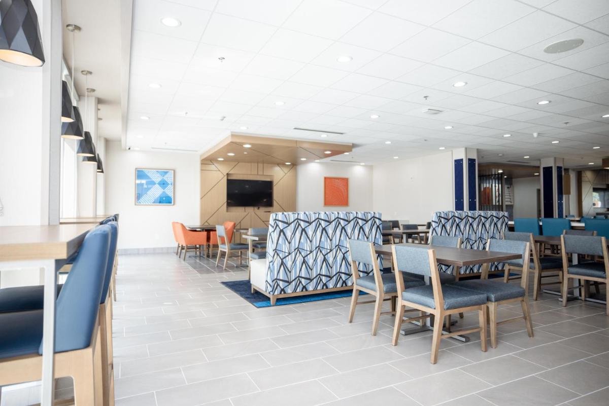 Tampa Airport Inn - image 7
