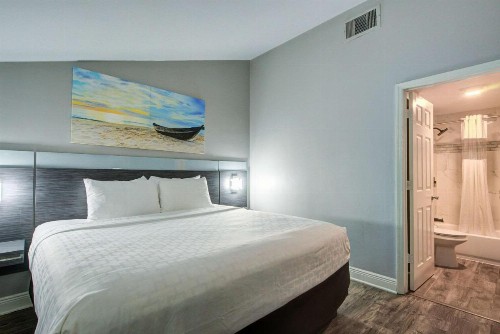 Quality Inn & Suites Tampa - Brandon Near Casino - image 12
