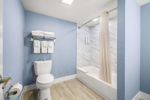 Quality Inn & Suites Tampa - Brandon Near Casino - image 33