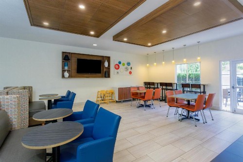 Holiday Inn Express Tampa North Telecom Park an IHG Hotel - image 10