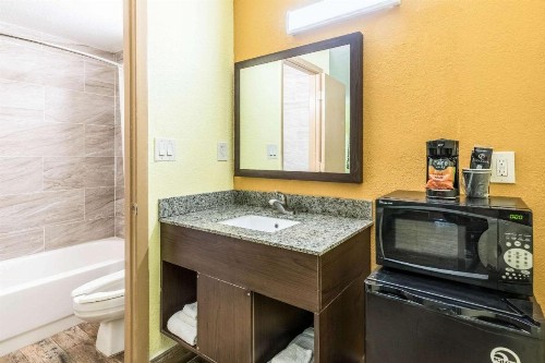 Rodeway Inn Tampa Fairgrounds-Casino - image 17