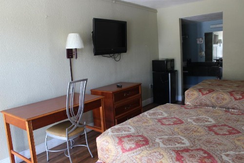 Tampa Inn Near Busch Gardens - image 14