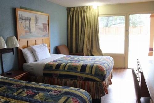 Tampa Inn Near Busch Gardens - image 15
