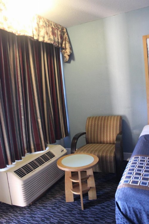 Tampa Inn Near Busch Gardens - image 16