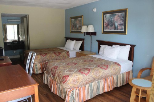 Tampa Inn Near Busch Gardens - image 6
