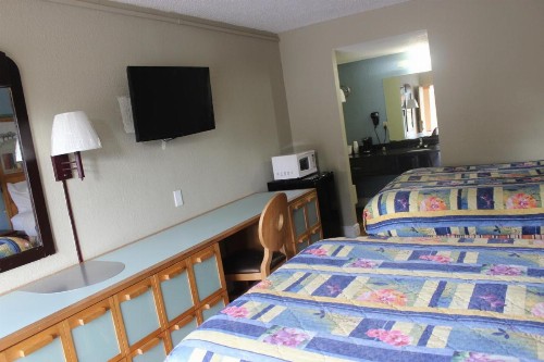 Tampa Inn Near Busch Gardens - image 9