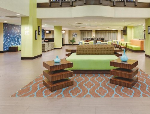 La Quinta Inn & Suites by Wyndham Tampa North - image 5