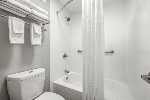 Clarion Inn and Conference Center Tampa-Brandon - image 24