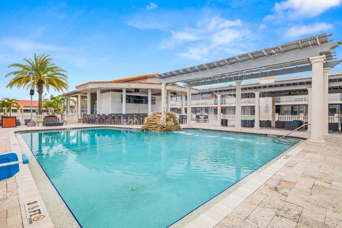 Clarion Inn and Conference Center Tampa-Brandon - image 3
