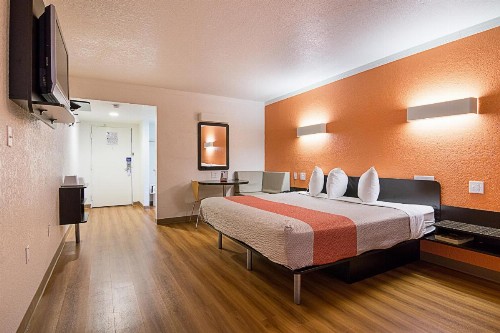 Motel 6-Tampa FL - Fairgrounds - image 25