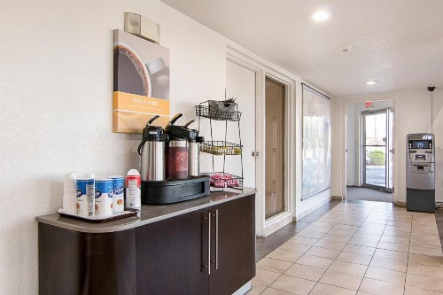 Motel 6-Tampa FL - Fairgrounds - image 6