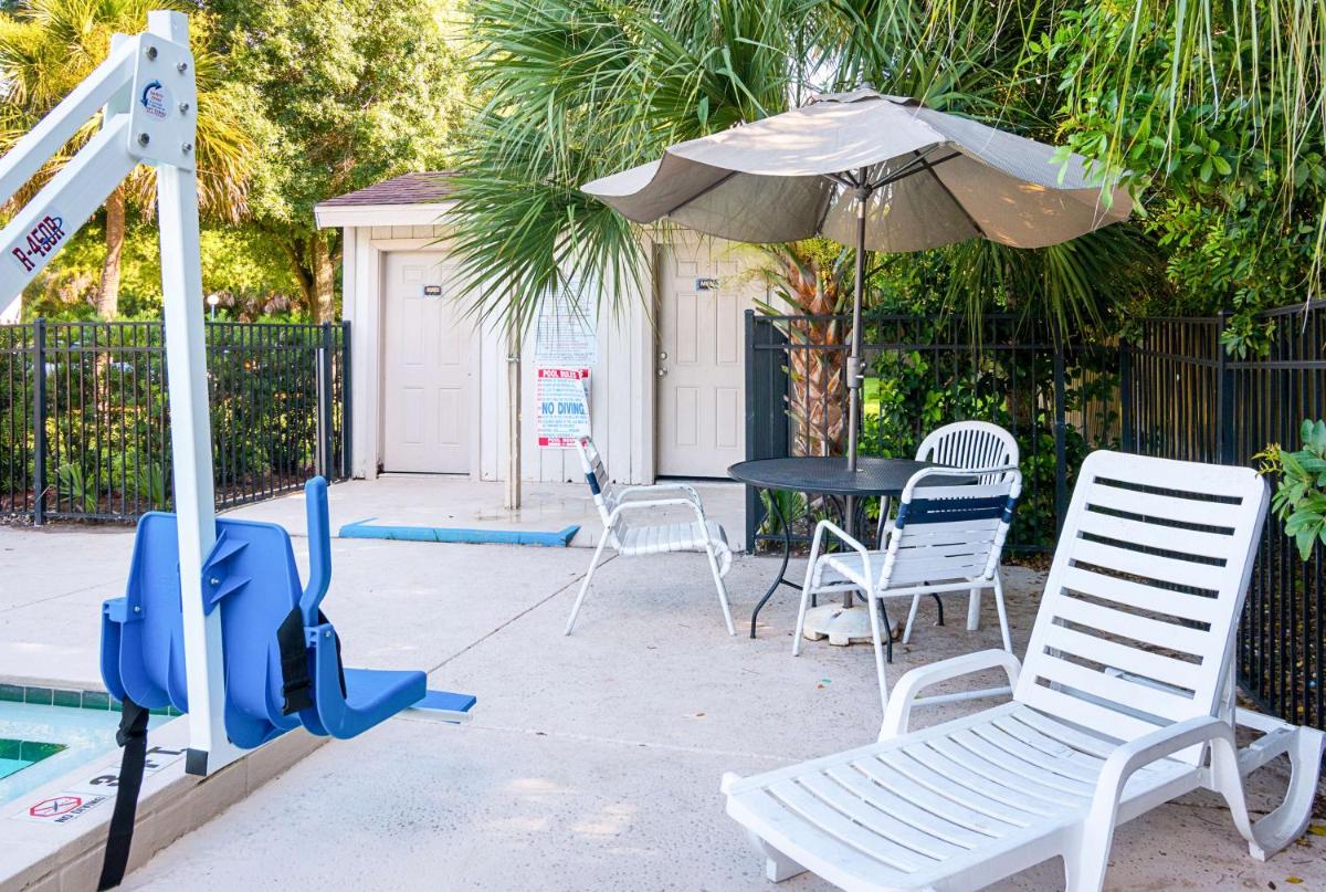 Motel 6-Tampa FL - Fairgrounds - image 7