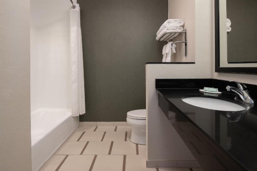 Fairfield Inn & Suites by Marriott Tampa Westshore/Airport - image 48